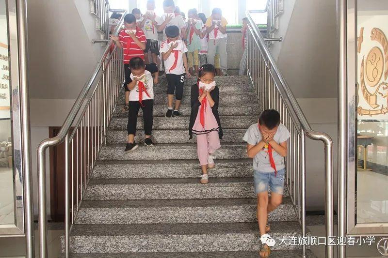 “迎春花儿处处绽放，步步攀登承筑梦想”迎春小学召开新学期开学典礼